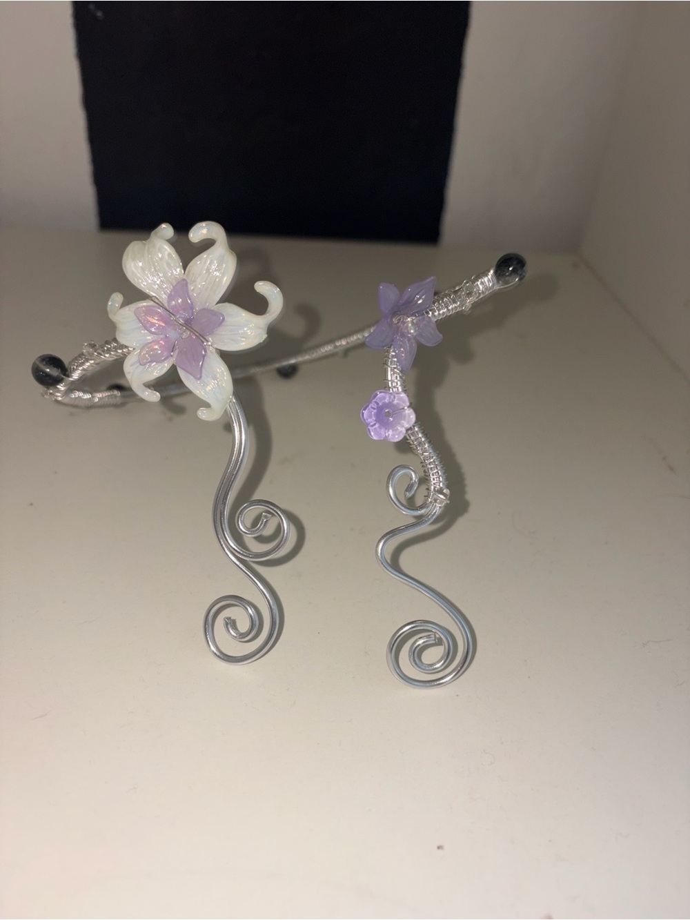 Purple wire necklace without cross.